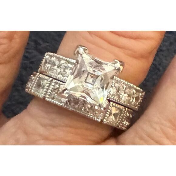 NWT Bella Luce Women's Platinum Over Sterling Silver Wedding Ring Set Silver 8 - Picture 1 of 9